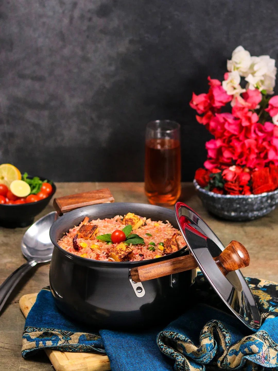 Ebony Hard Anodized Handi With Lid 24 Cm ,5Ltr ,3.25Mm Thickness in Black Colour - HomeTown