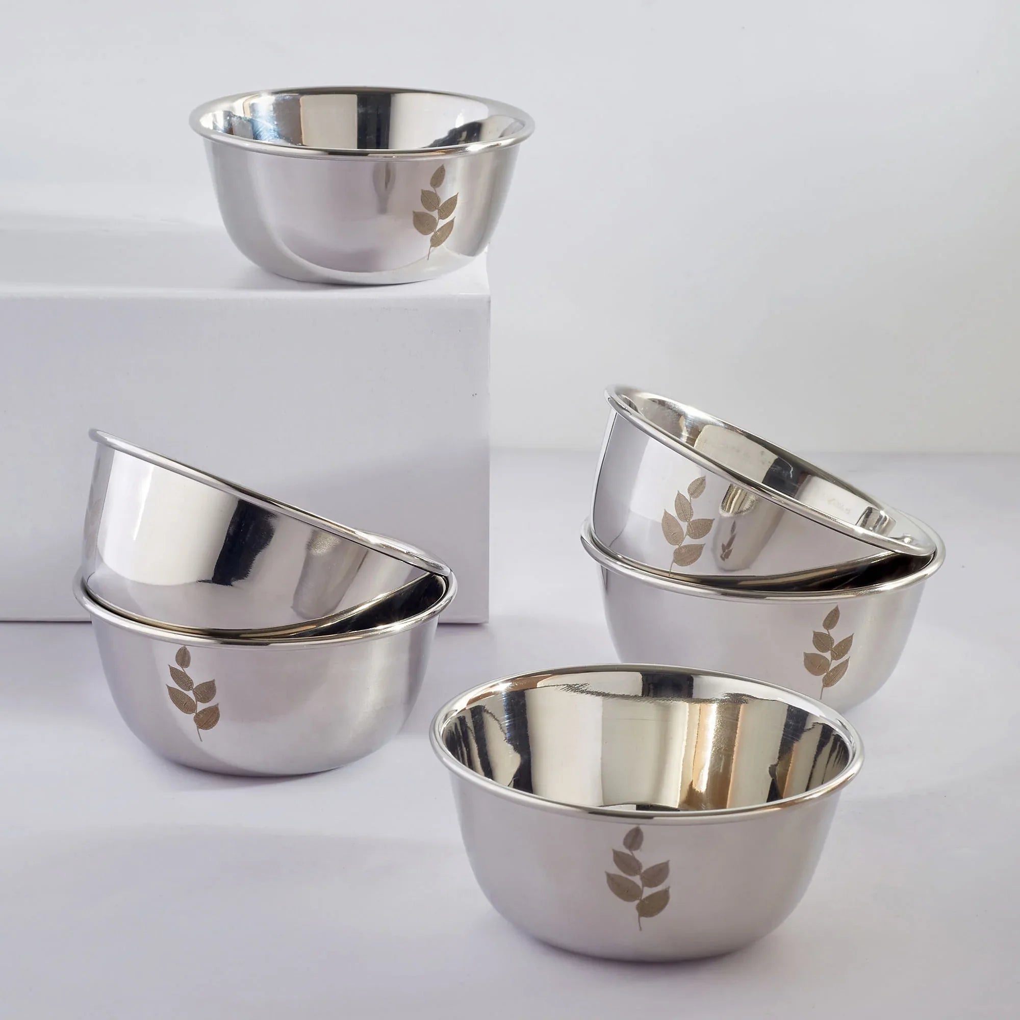 Glisto Stainless Steel Bowl/Katori/Vati Set of 6 in Silver Colour - HomeTown