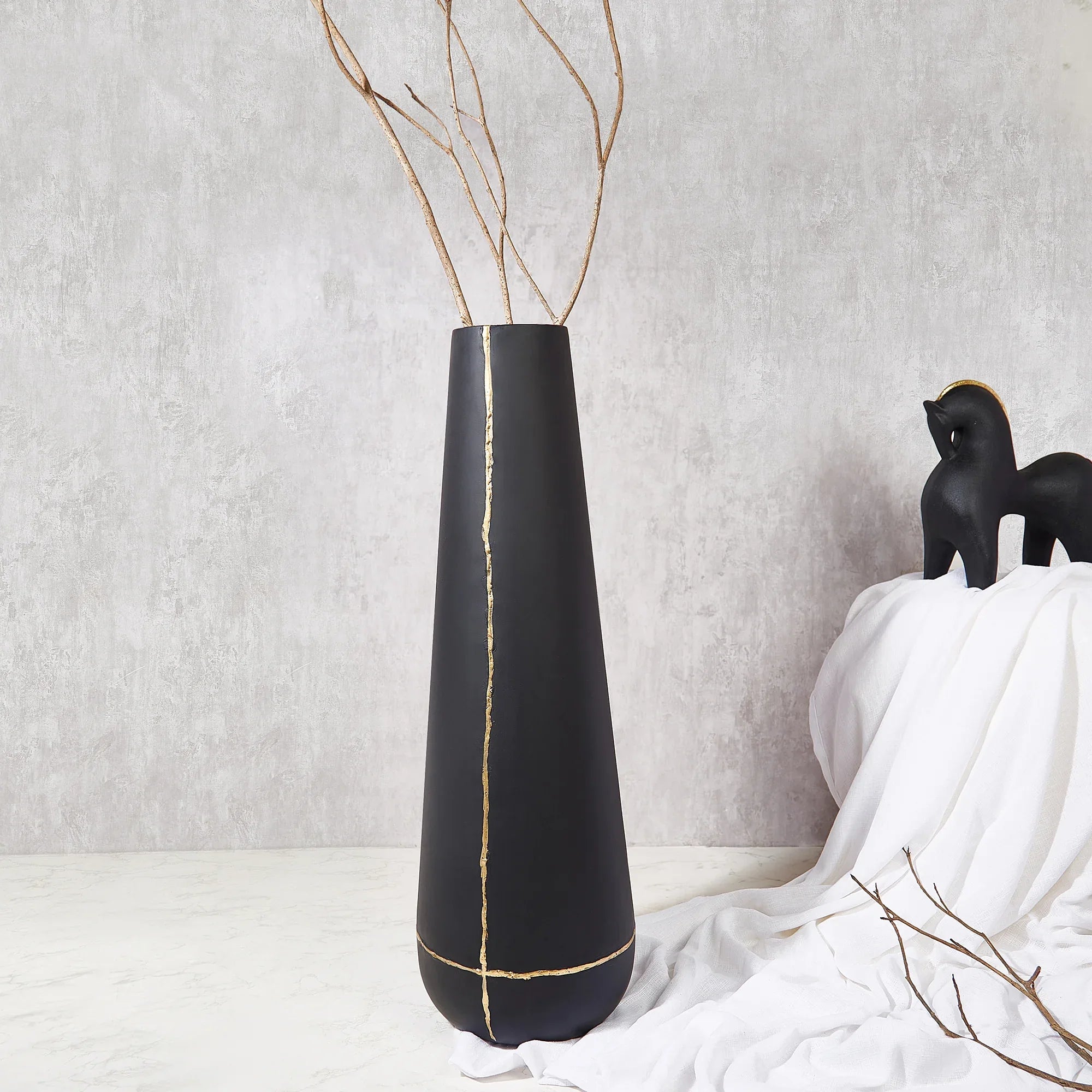 Mezzo Metal Vases 76 cm in Black Colour - HomeTown