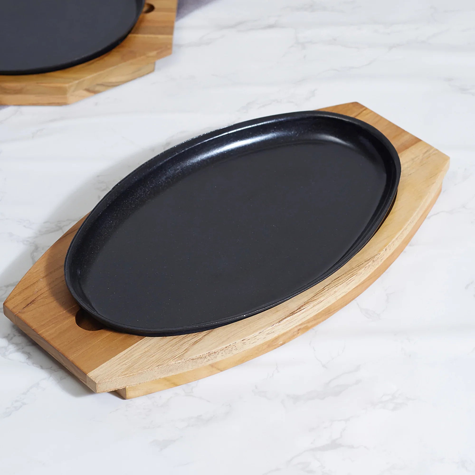 Beautiful Kitchen Metal and Wood Sizzler Plate Oval in Brown Colour - HomeTown