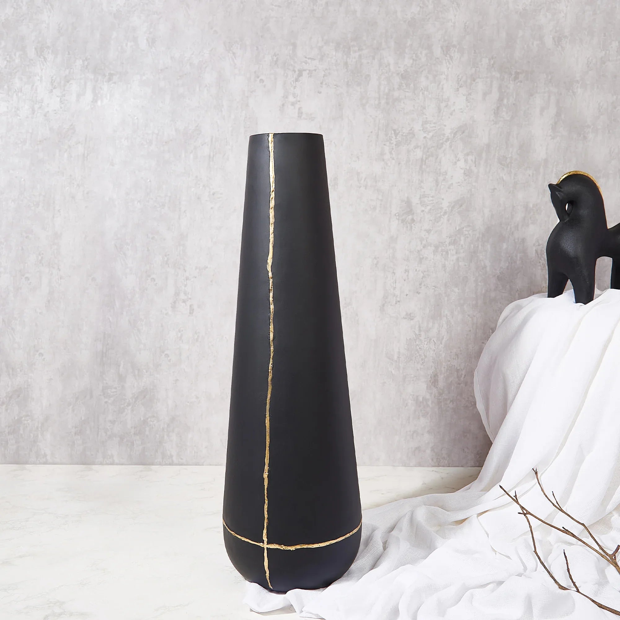 Mezzo Metal Vases 76 cm in Black Colour - HomeTown