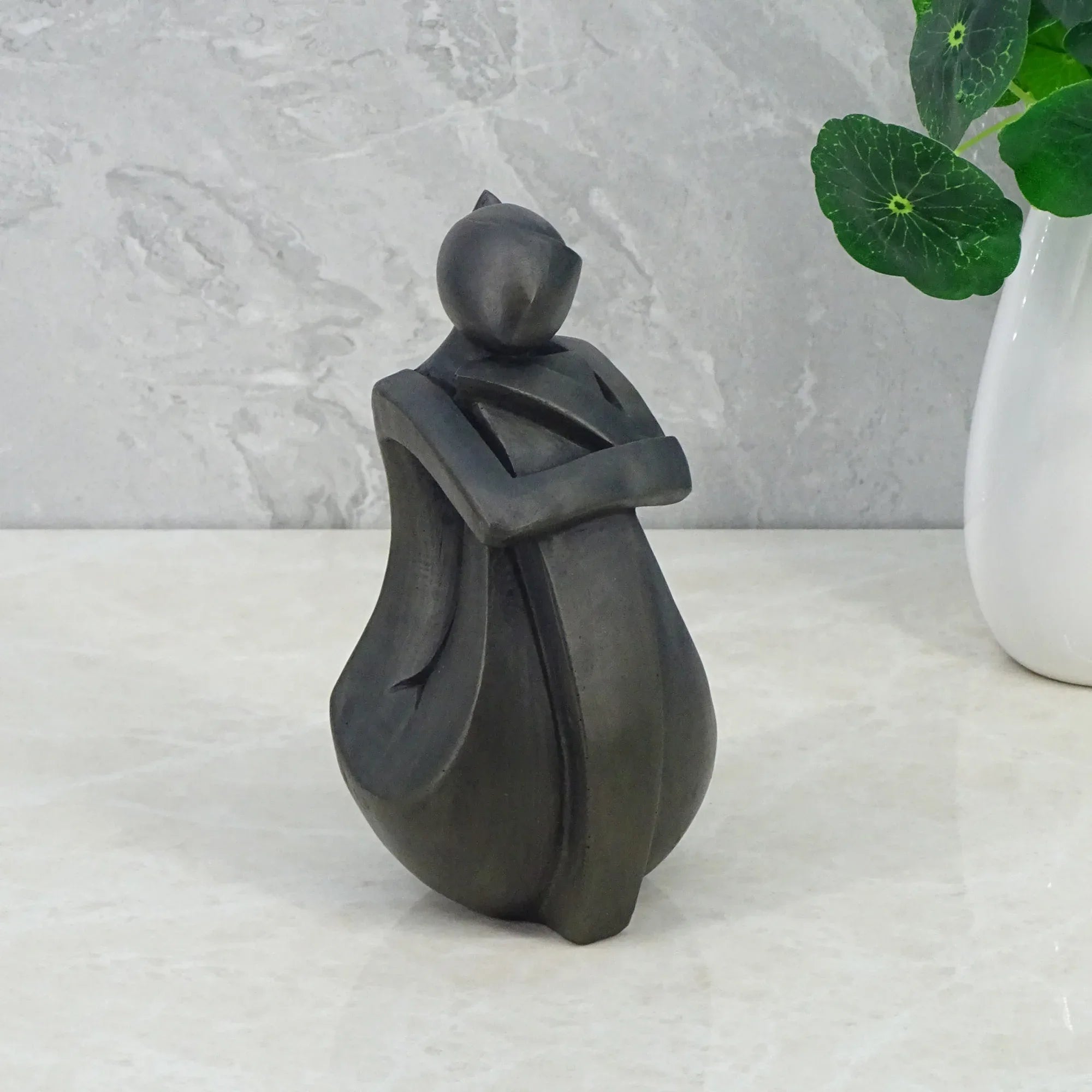 Noire Polyresin Woman Modesty Pose 15 Cm in Black Colour - HomeTown