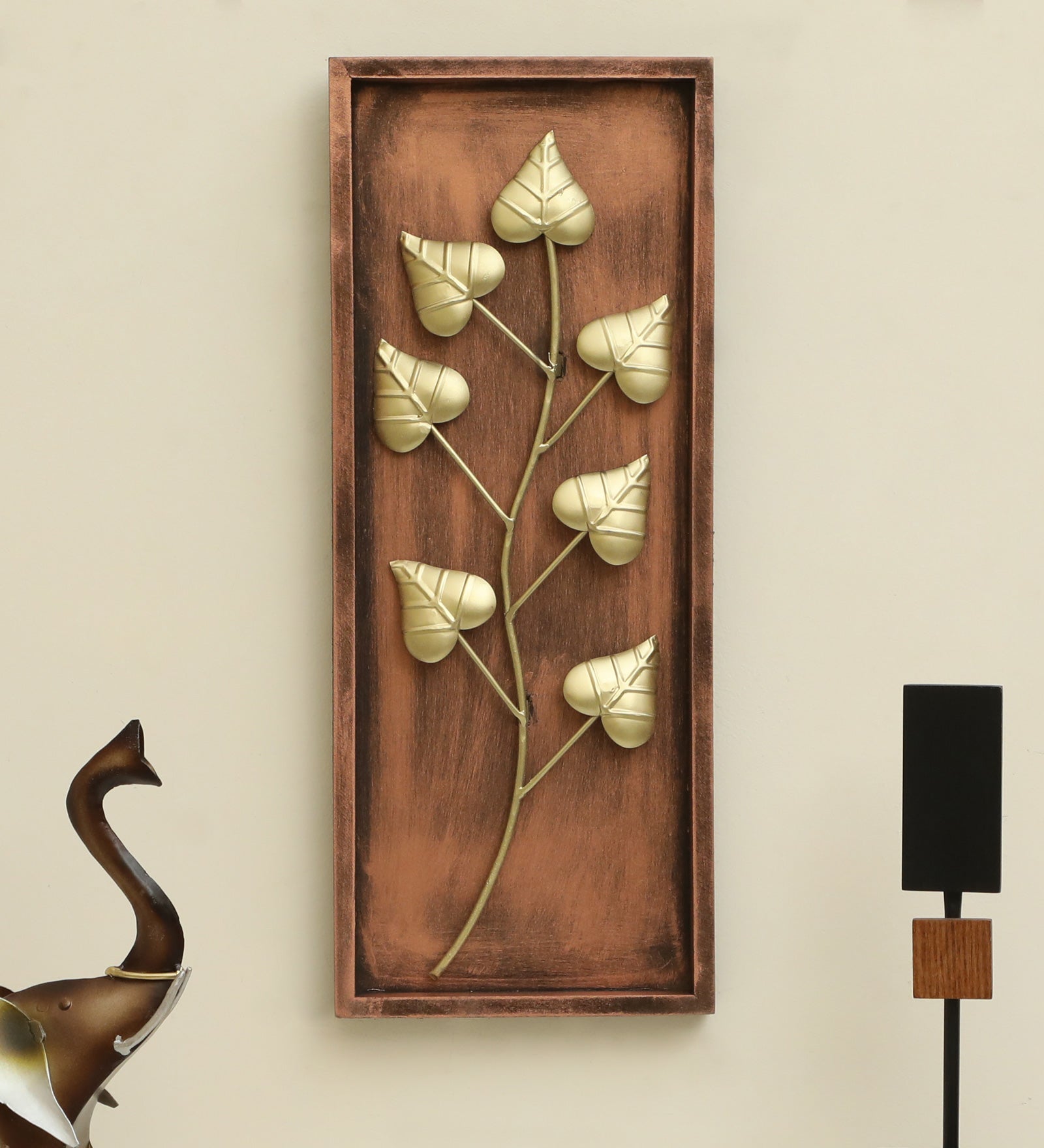 Vedas W-Holly Leaf Wall Decor