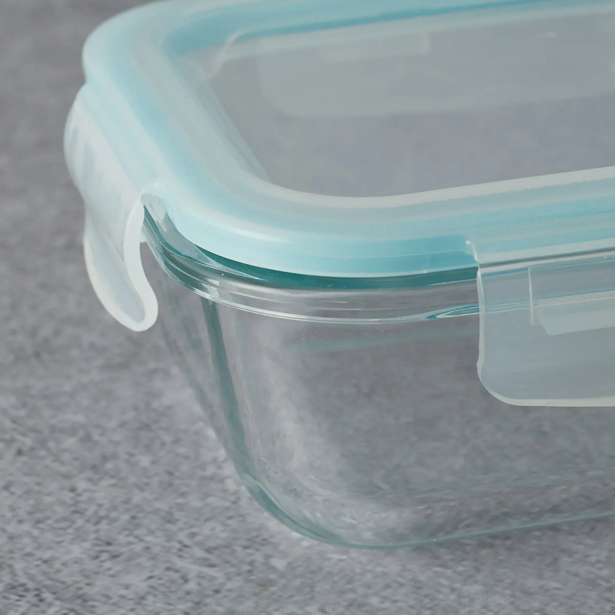 Robust Glass Rectangle Container with PP Lid 640ML in Transparent Colour - HomeTown