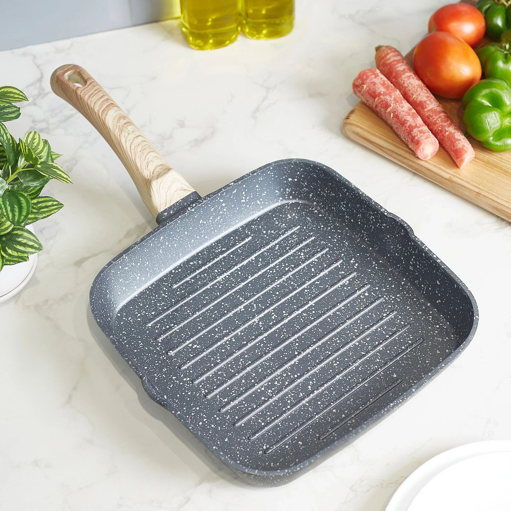 MasterCook+ 100% Virgin Aluminium Die-Cast Square Grill Pan 24 Cm in Black & Wood Colour - HomeTown