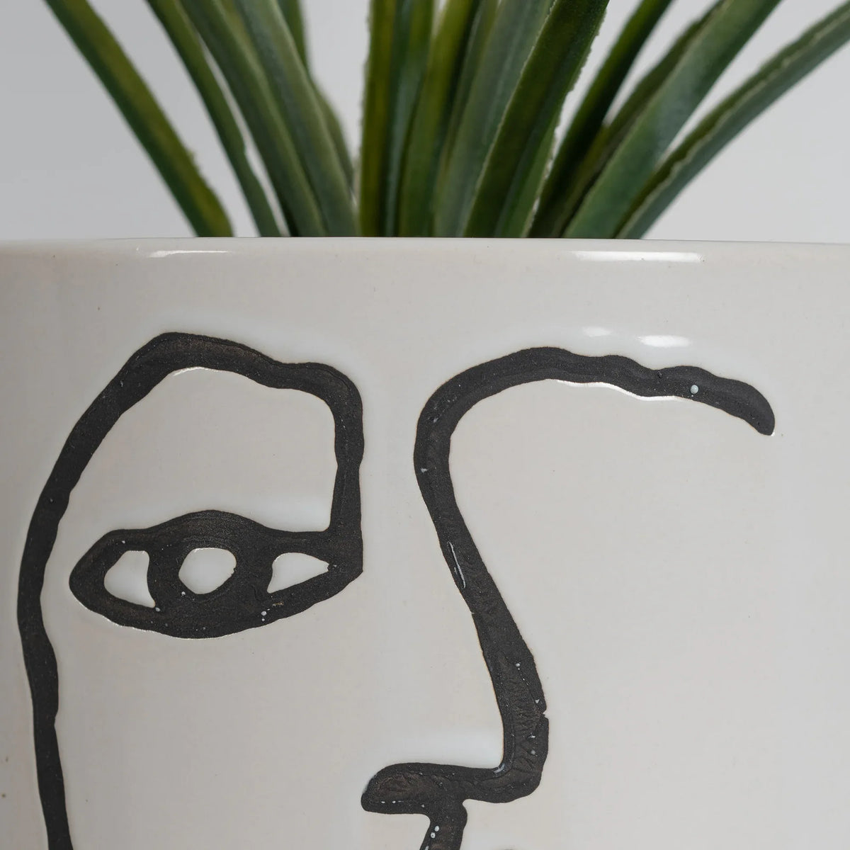 Alura Milan Face2 Ceramic Planter 14Cm in White Colour - HomeTown
