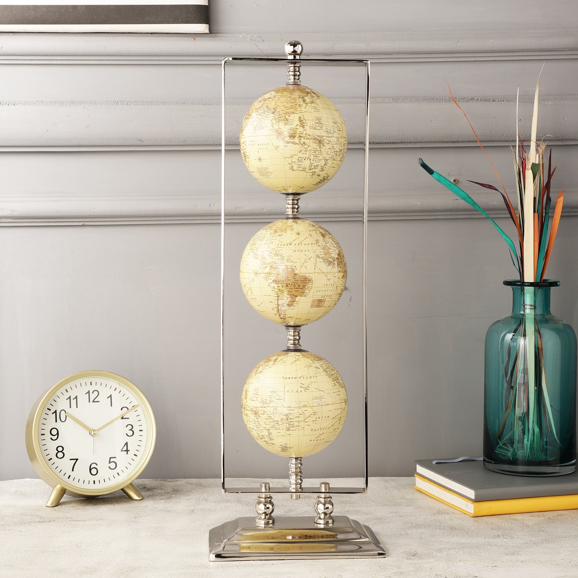 Triple Vertical Globe Stand