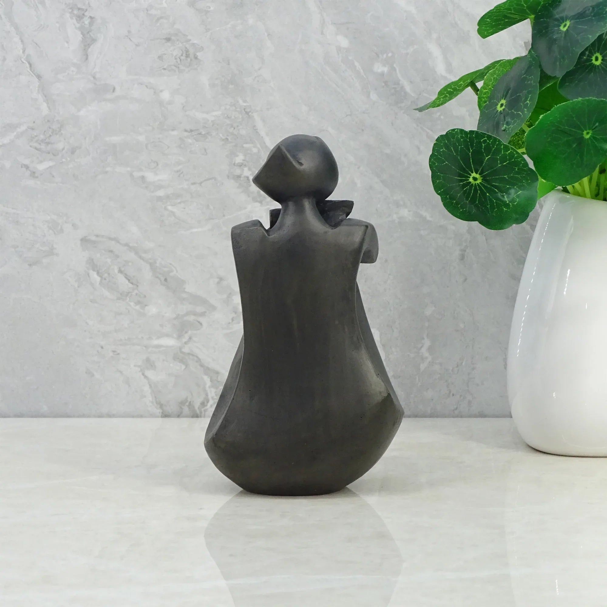 Noire Polyresin Woman Modesty Pose 15 Cm in Black Colour - HomeTown