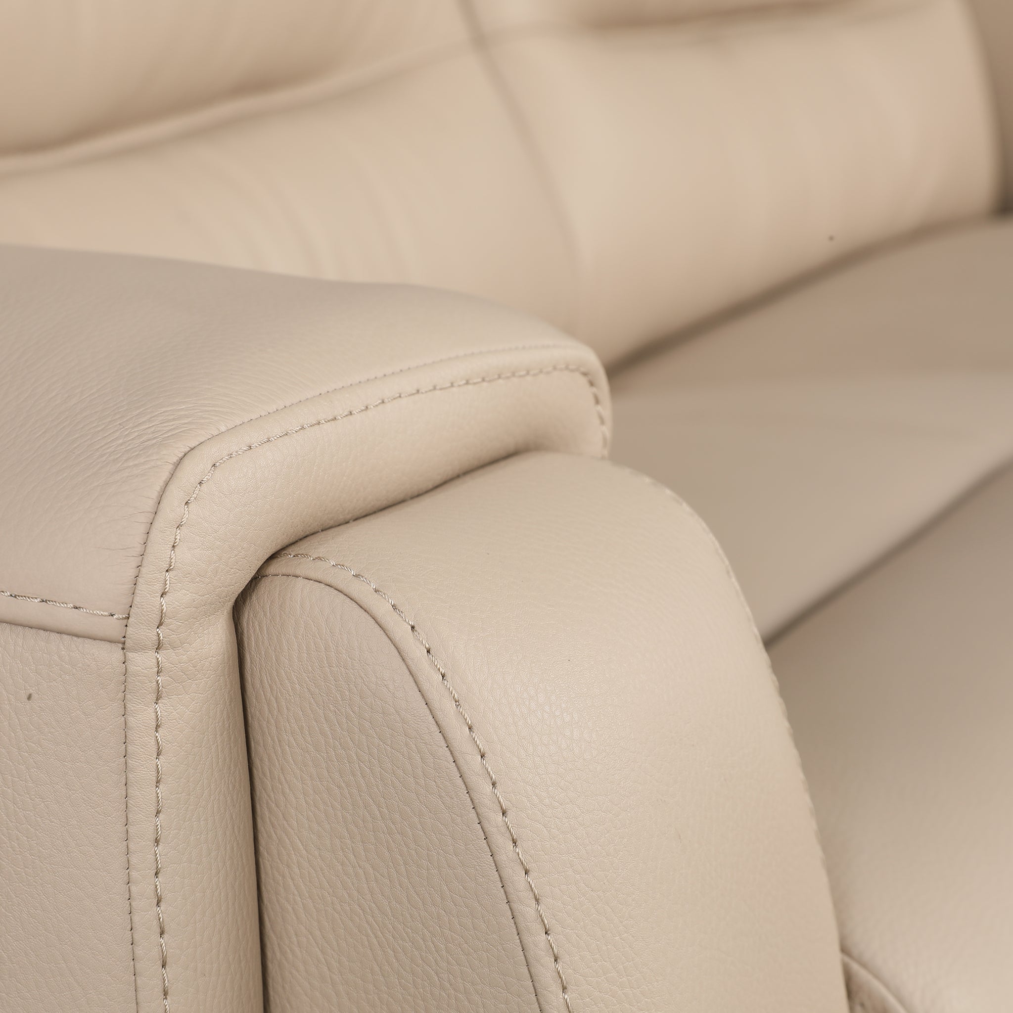 ELIO HALF LEATHER 3STR ELECTRIC RECLINER