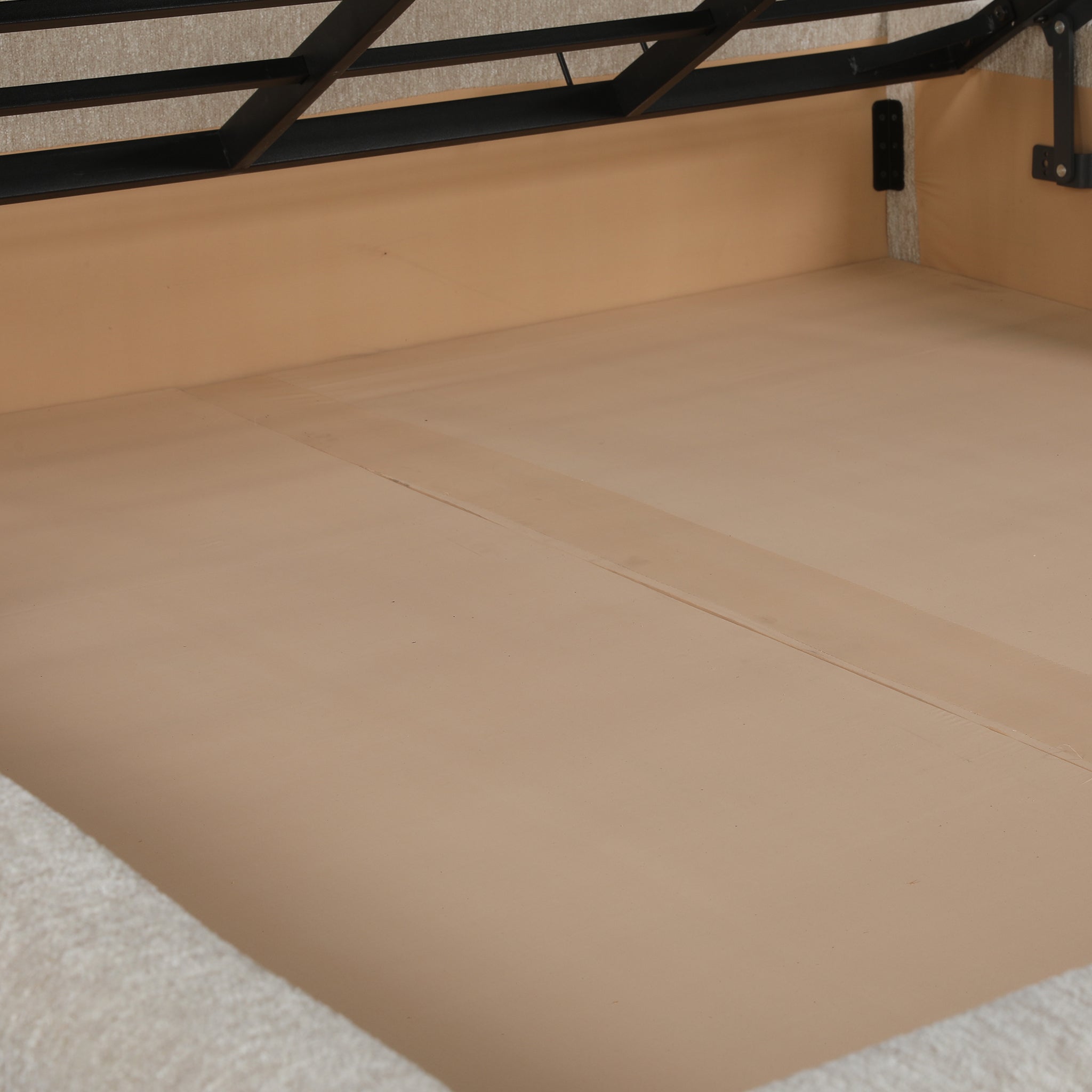 Cloudrest Upholstered Hydraulic Bed | Queen | Beige