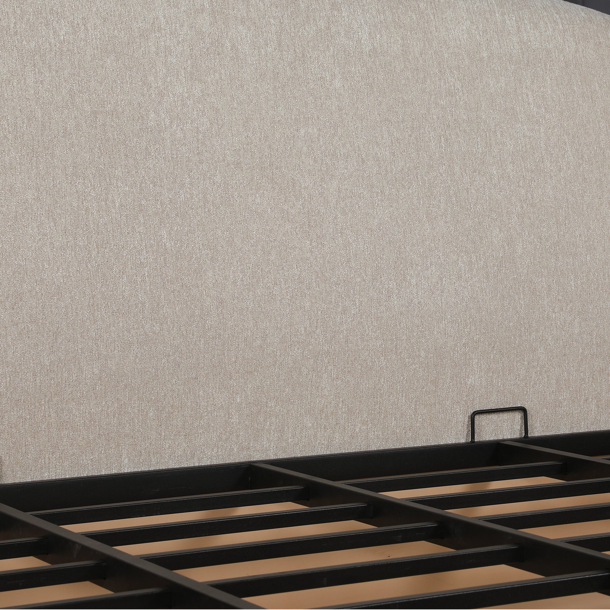 Cloudrest Upholstered Hydraulic Bed | Queen | Beige