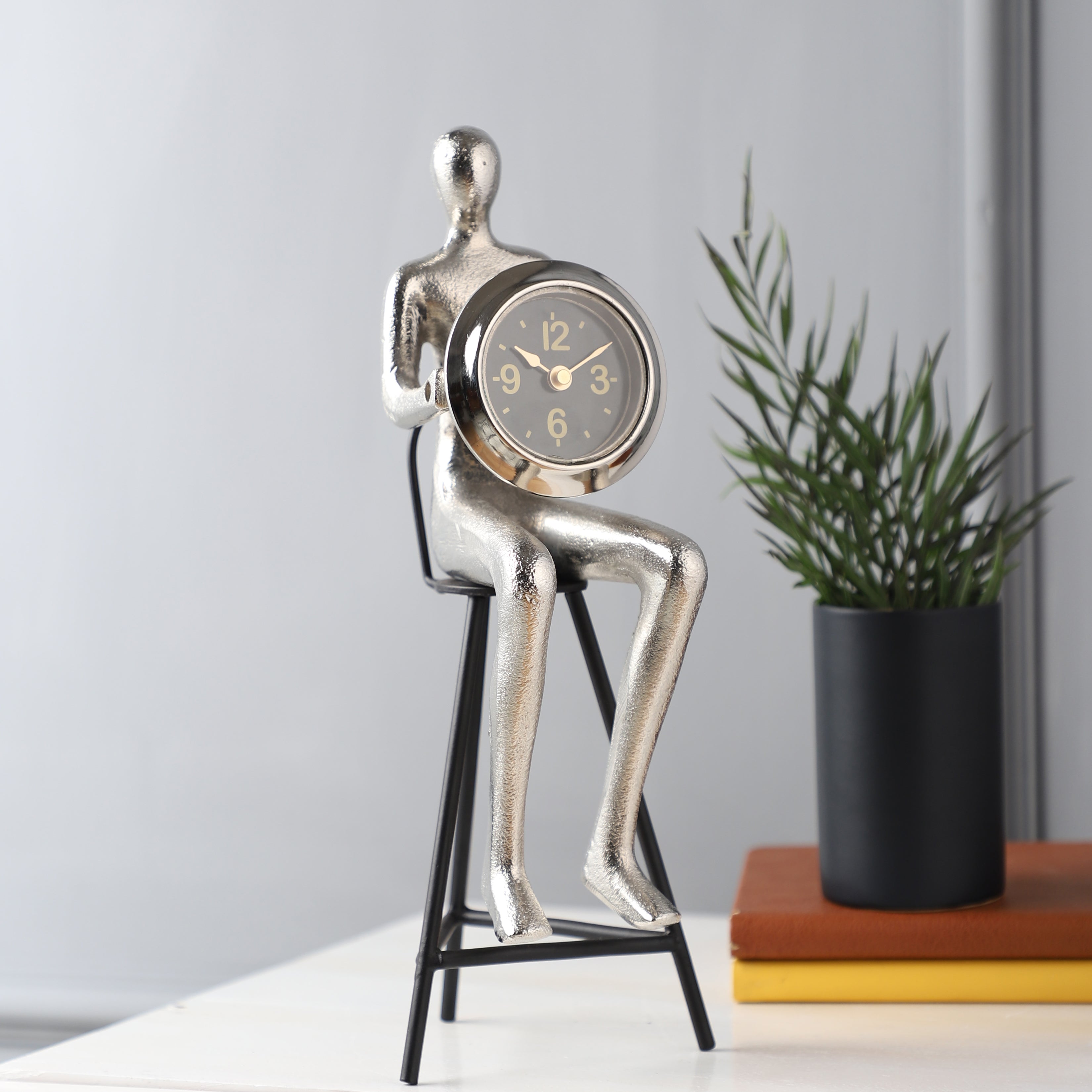 Sitting Man Table Clock