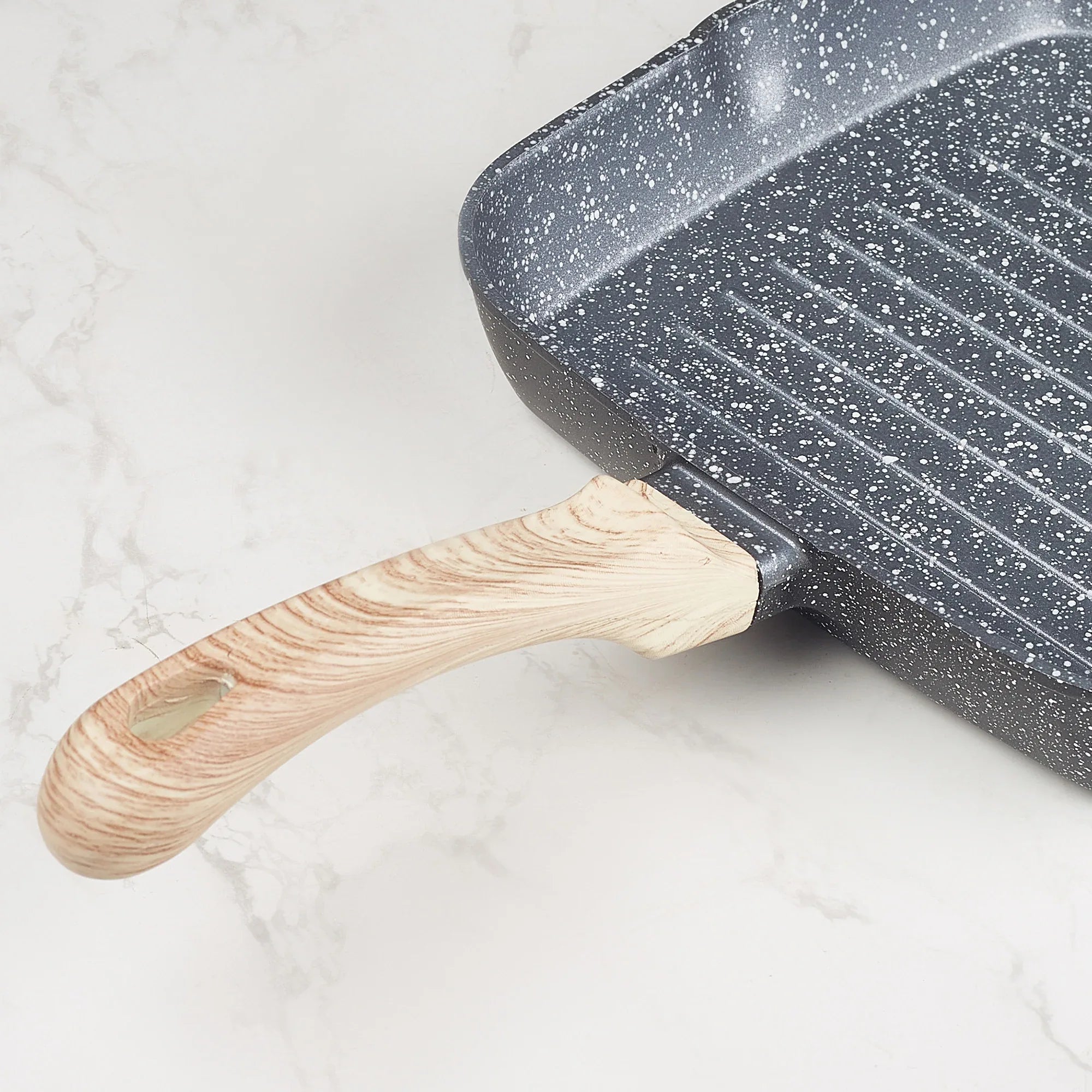 MasterCook+ 100% Virgin Aluminium Die-Cast Square Grill Pan 24 Cm in Black & Wood Colour - HomeTown