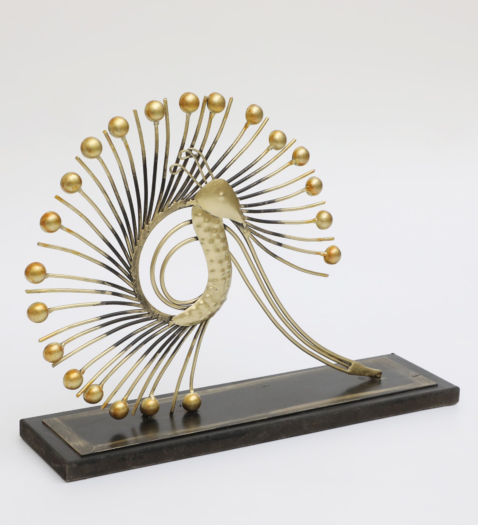 Vedas F-Modern Peacock Table Decor