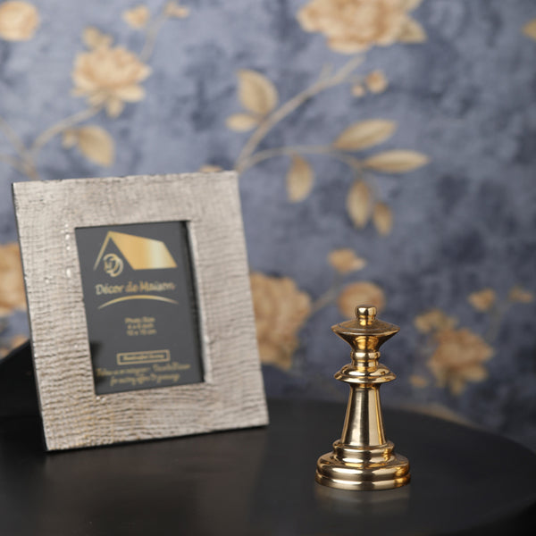 chess queen gold small dimensions