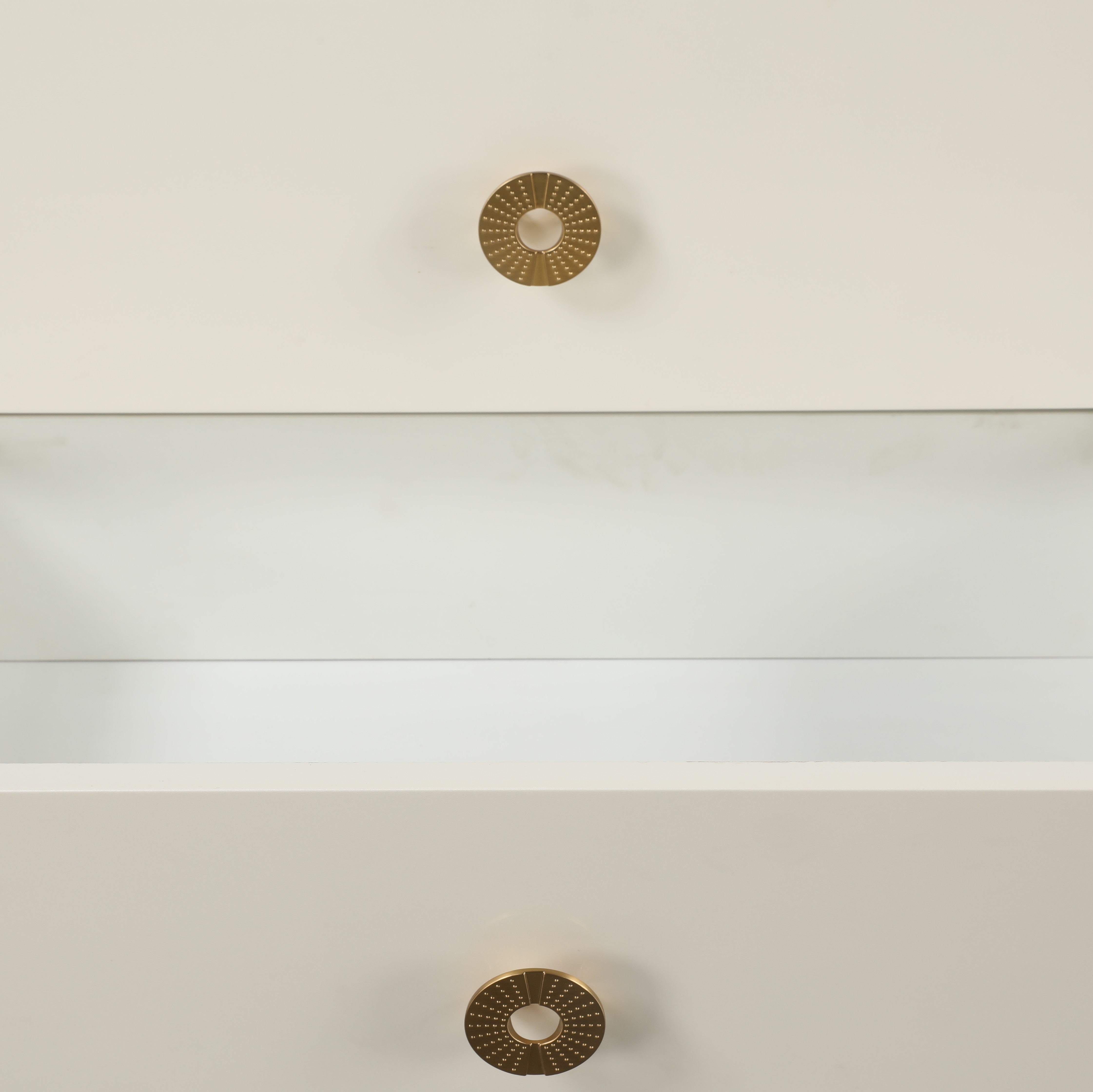 Snowcrest Dresser with Sliding Mirror