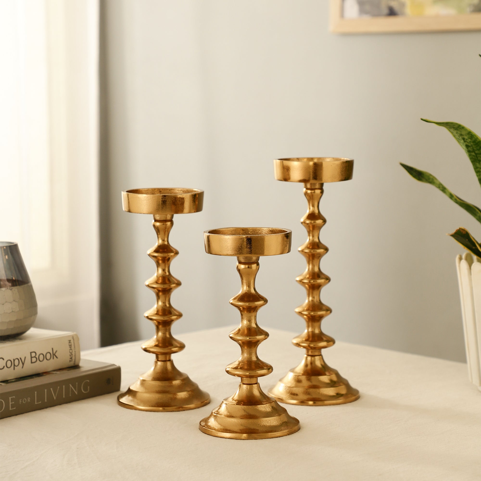 Ebon Whisper Gold Candle holders