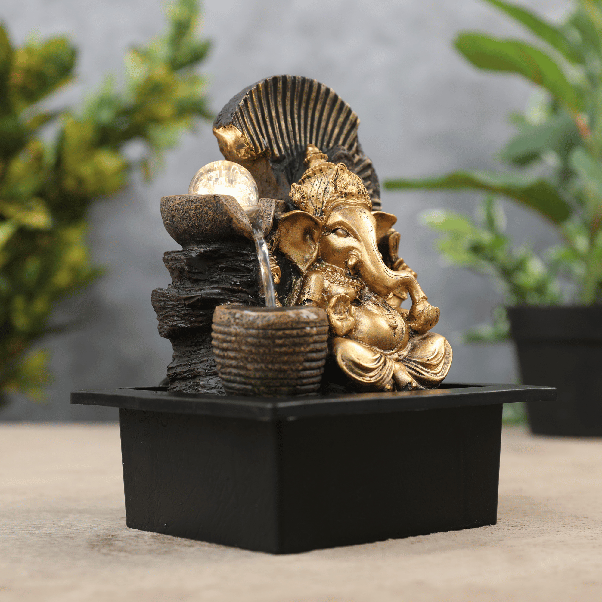Impression Ganesha Fountain 25cm in Gold/Black
