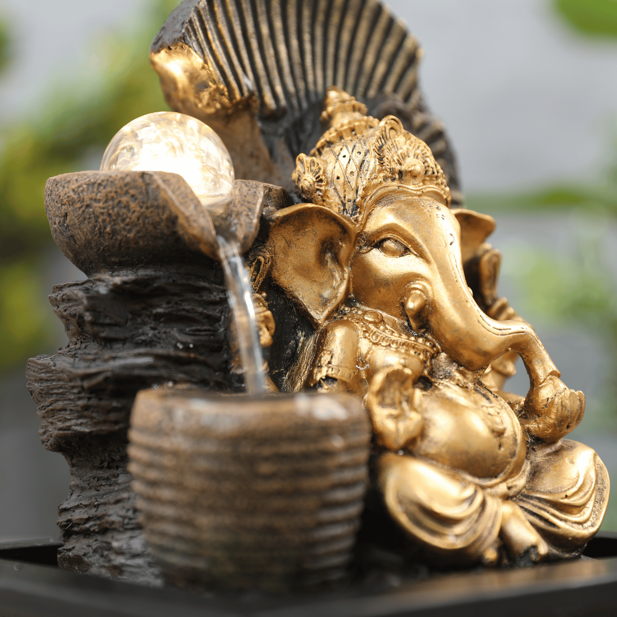 Impression Ganesha Fountain 25cm in Gold/Black