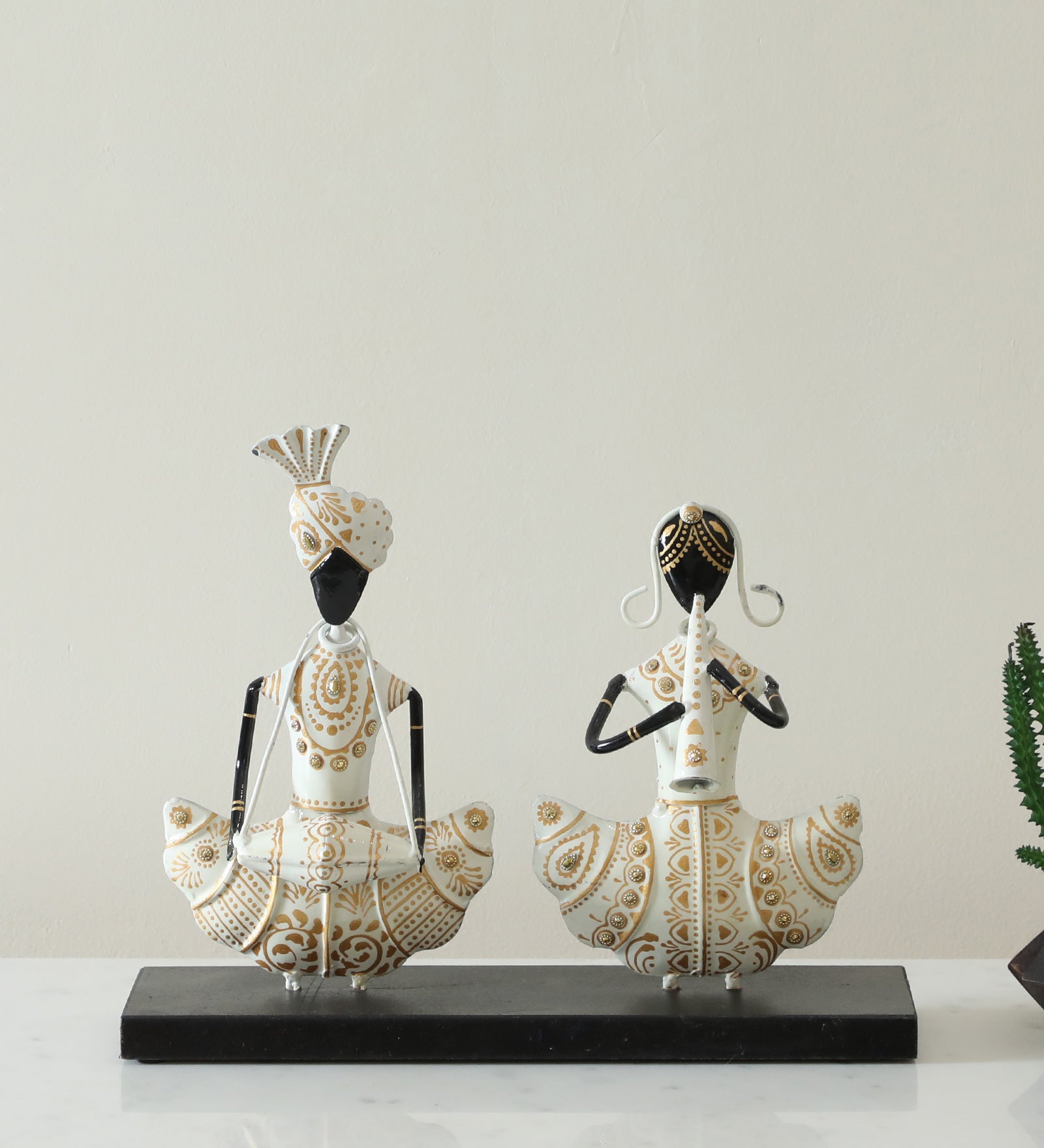 Vedas Rika Couple Musician Metal Table Décor - Artistic Home Decor Showpiece