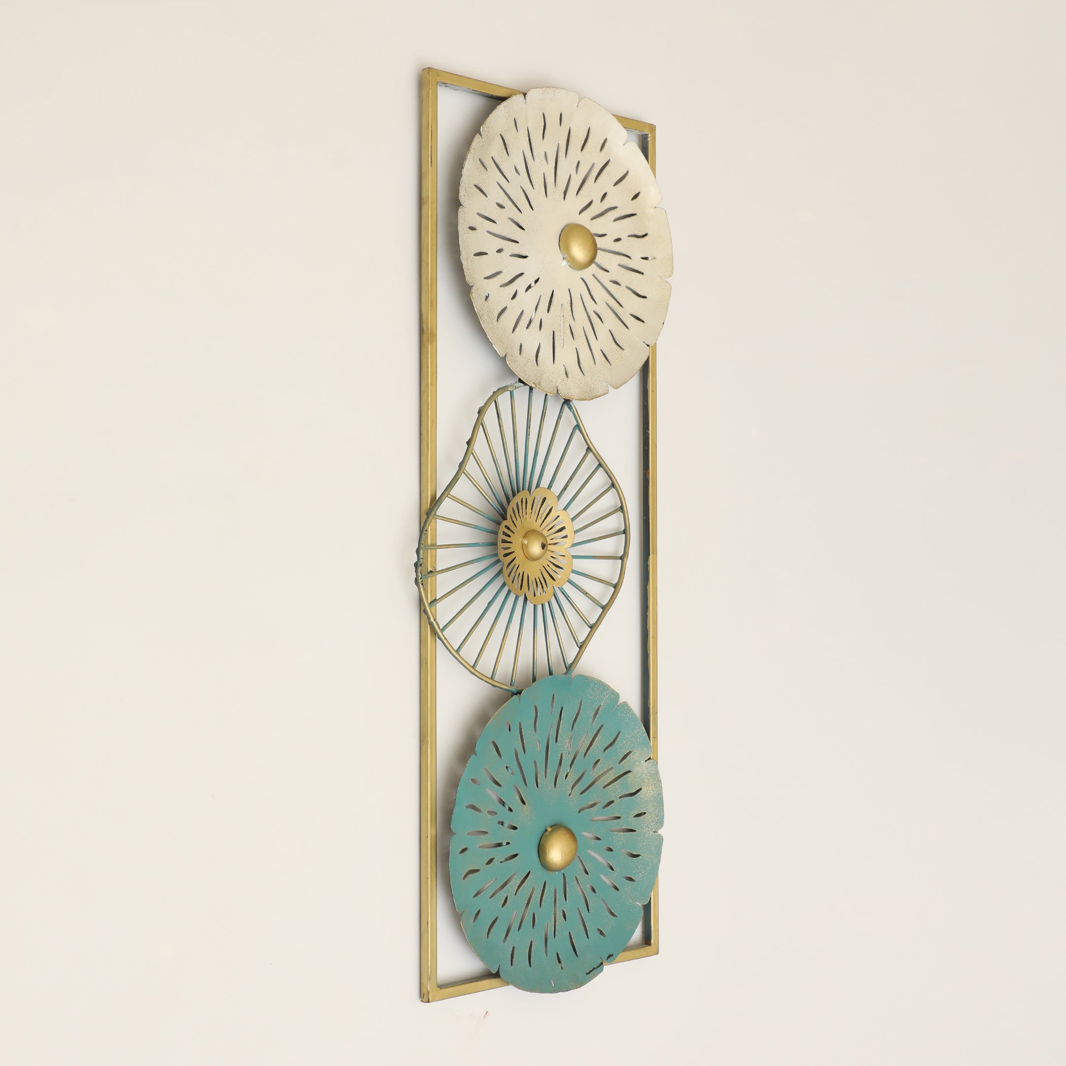 Vedas W-Lexy Triple Flowerr Wall Decor