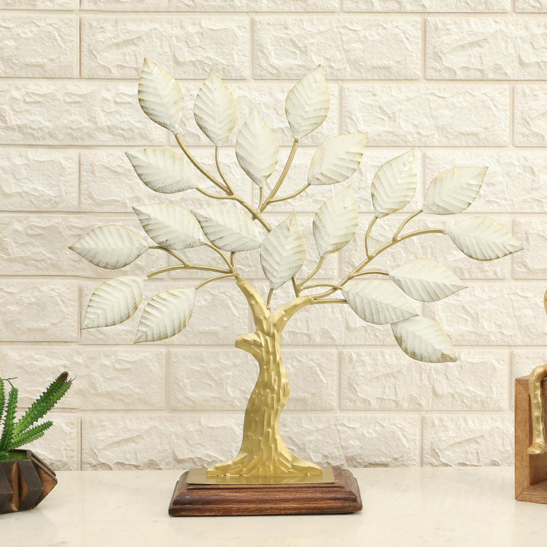 Vedas F-Silver Lining Tree Table Decor