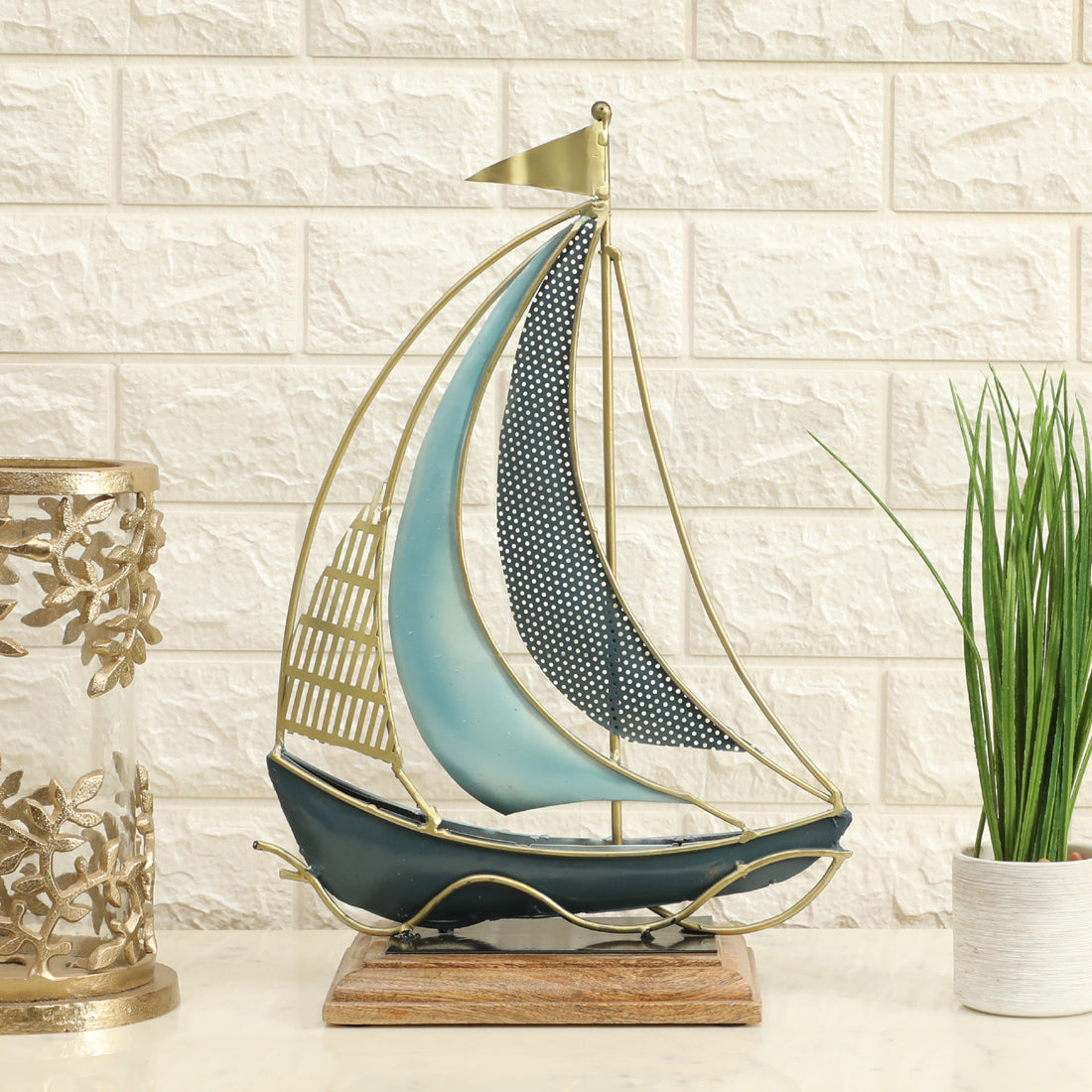 Vedas F-Gale Boat Table Decor