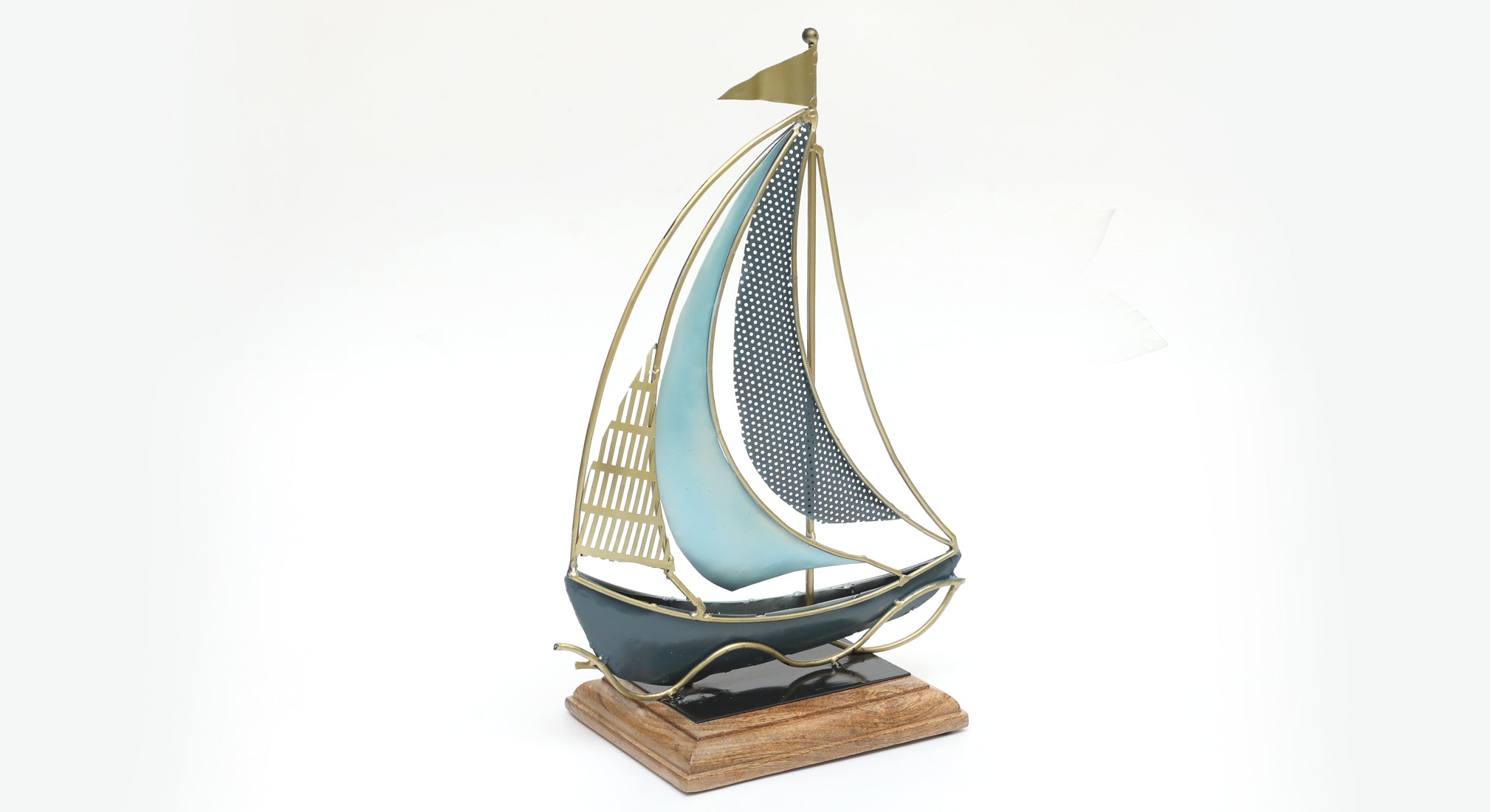Vedas F-Gale Boat Table Decor