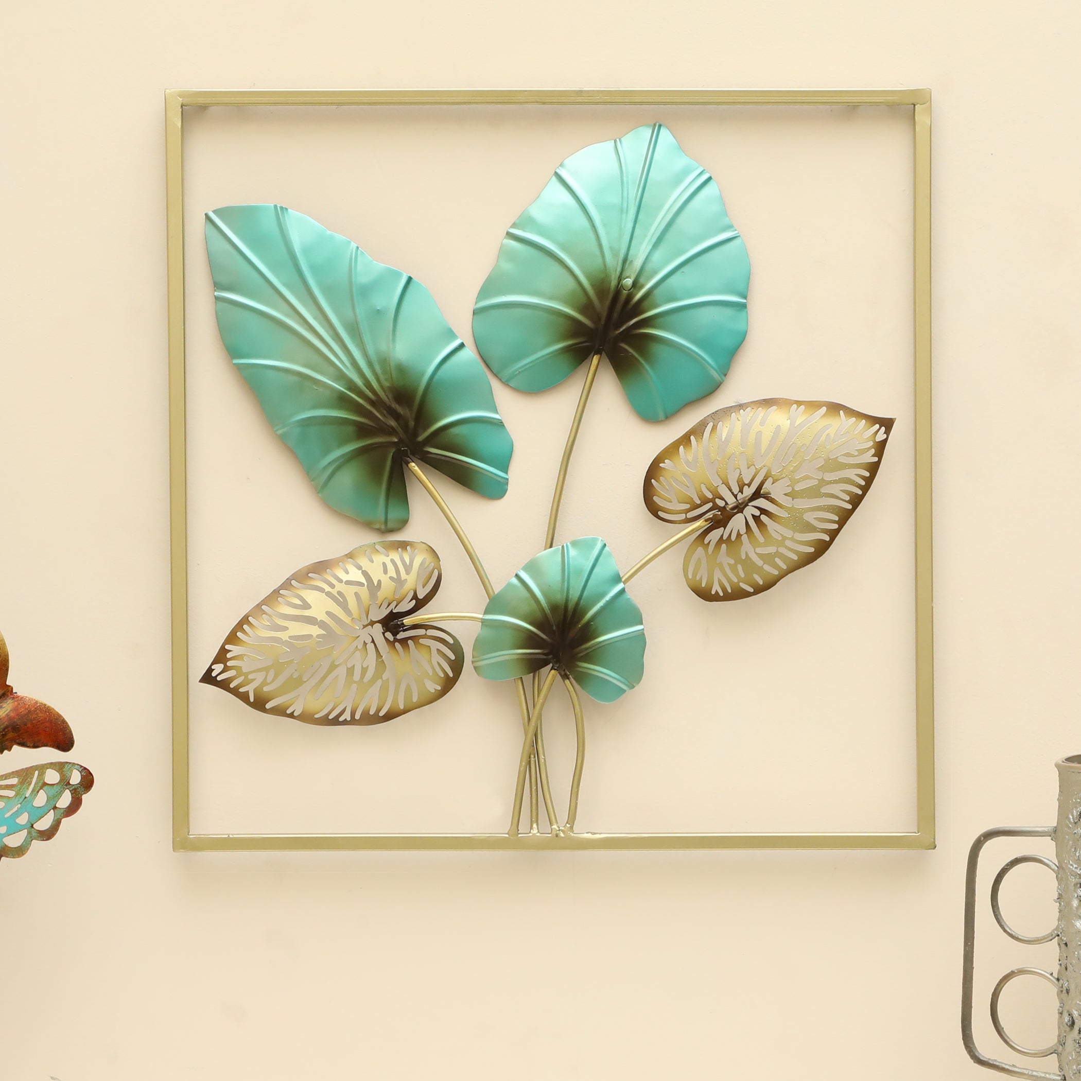Vedas W-Anika Square Leafs Wall Hanging