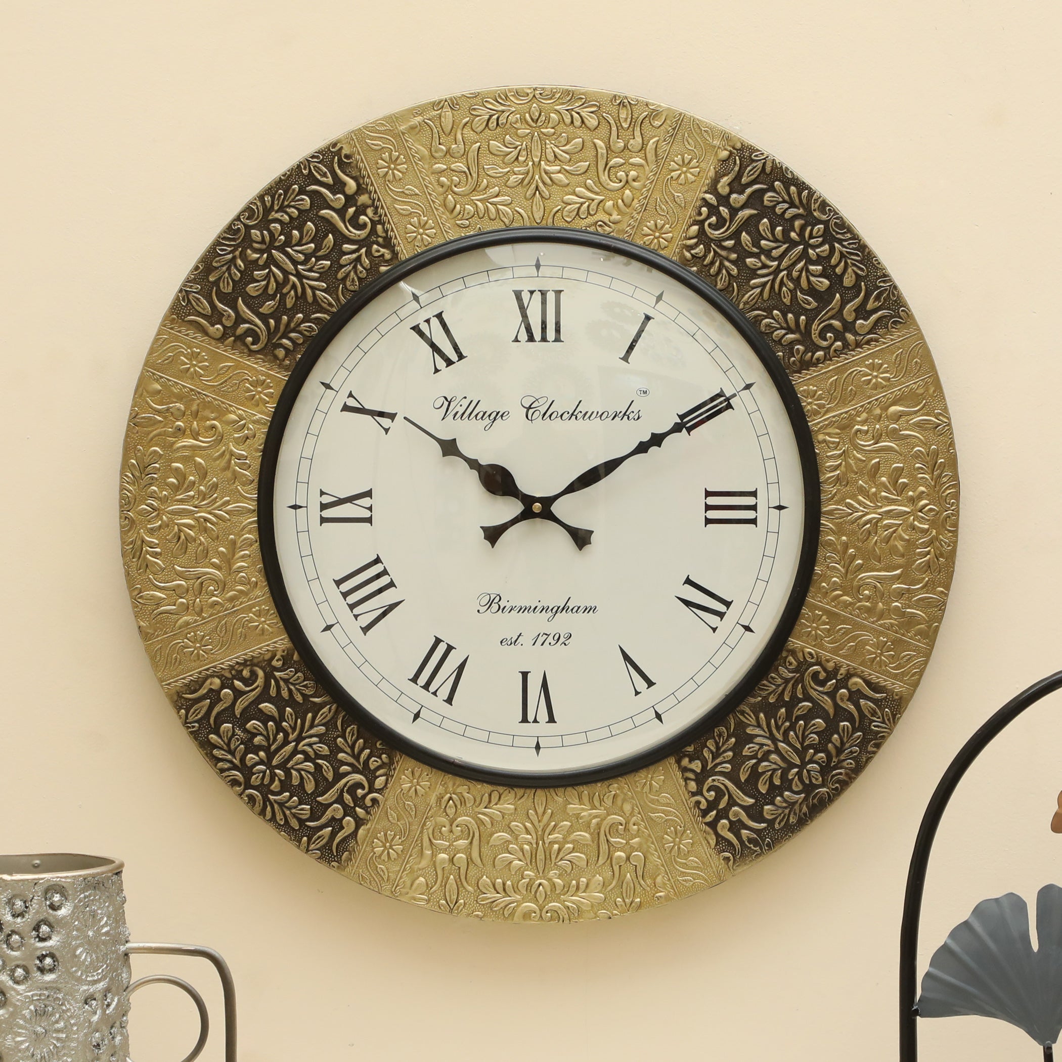 Vedas C-Yarra Heritage Wooden Polished Wall Clock with Dial
