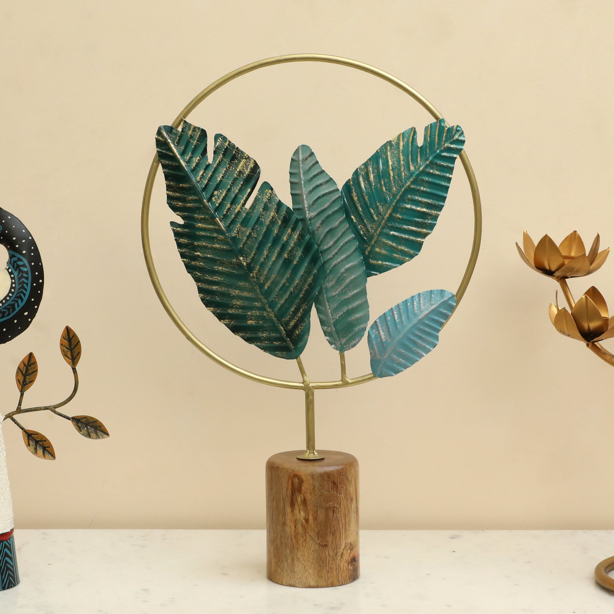 Vedas F-Ivey Leaf Table Decor