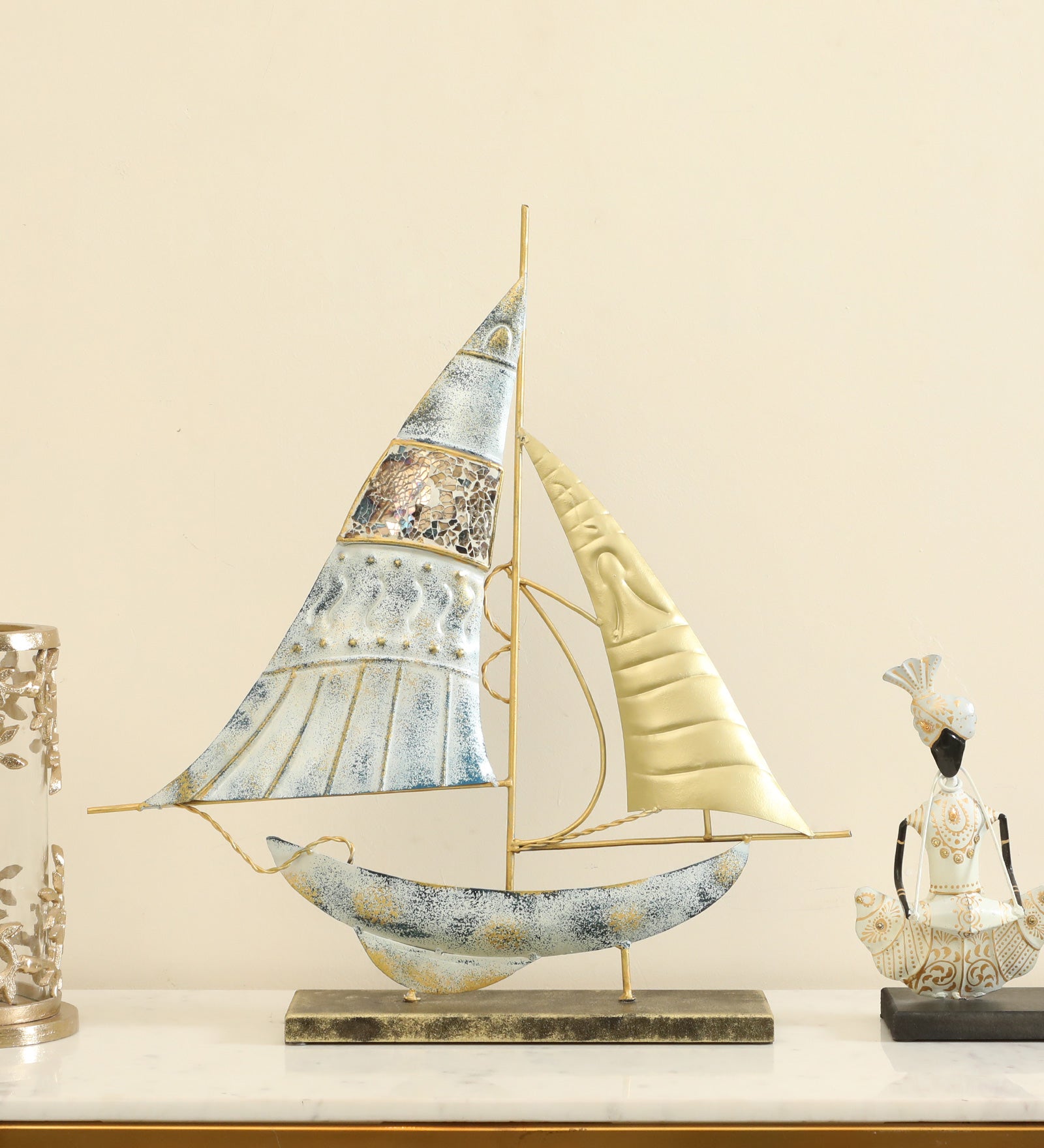 Vedas F-Blair Boat Table Decor