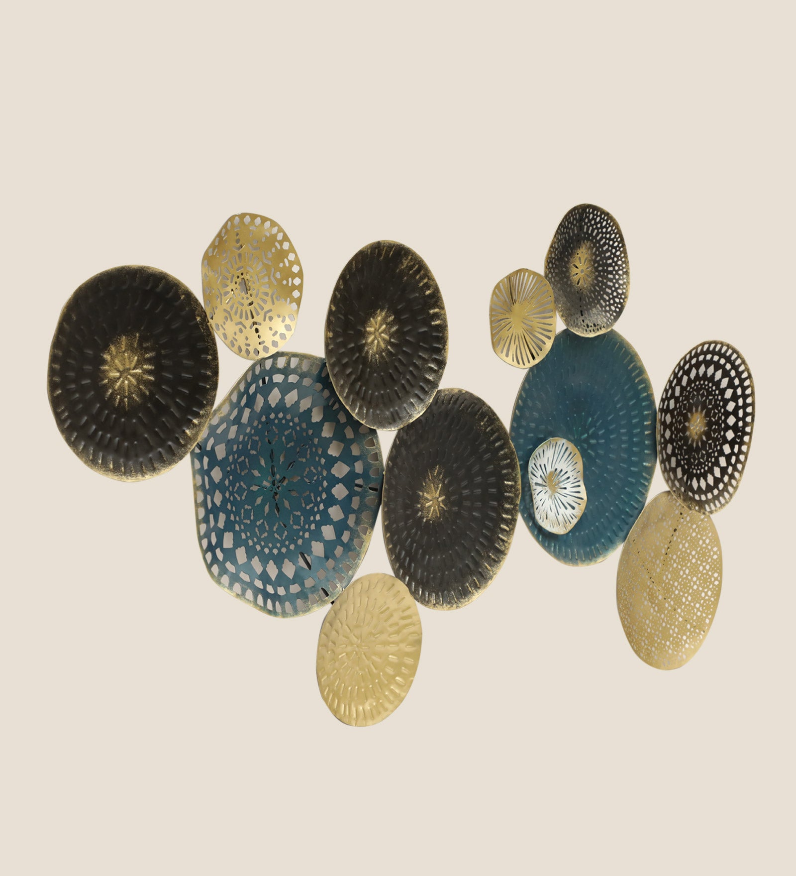 Vedas W-Yuka Round Abstract Wall Decor