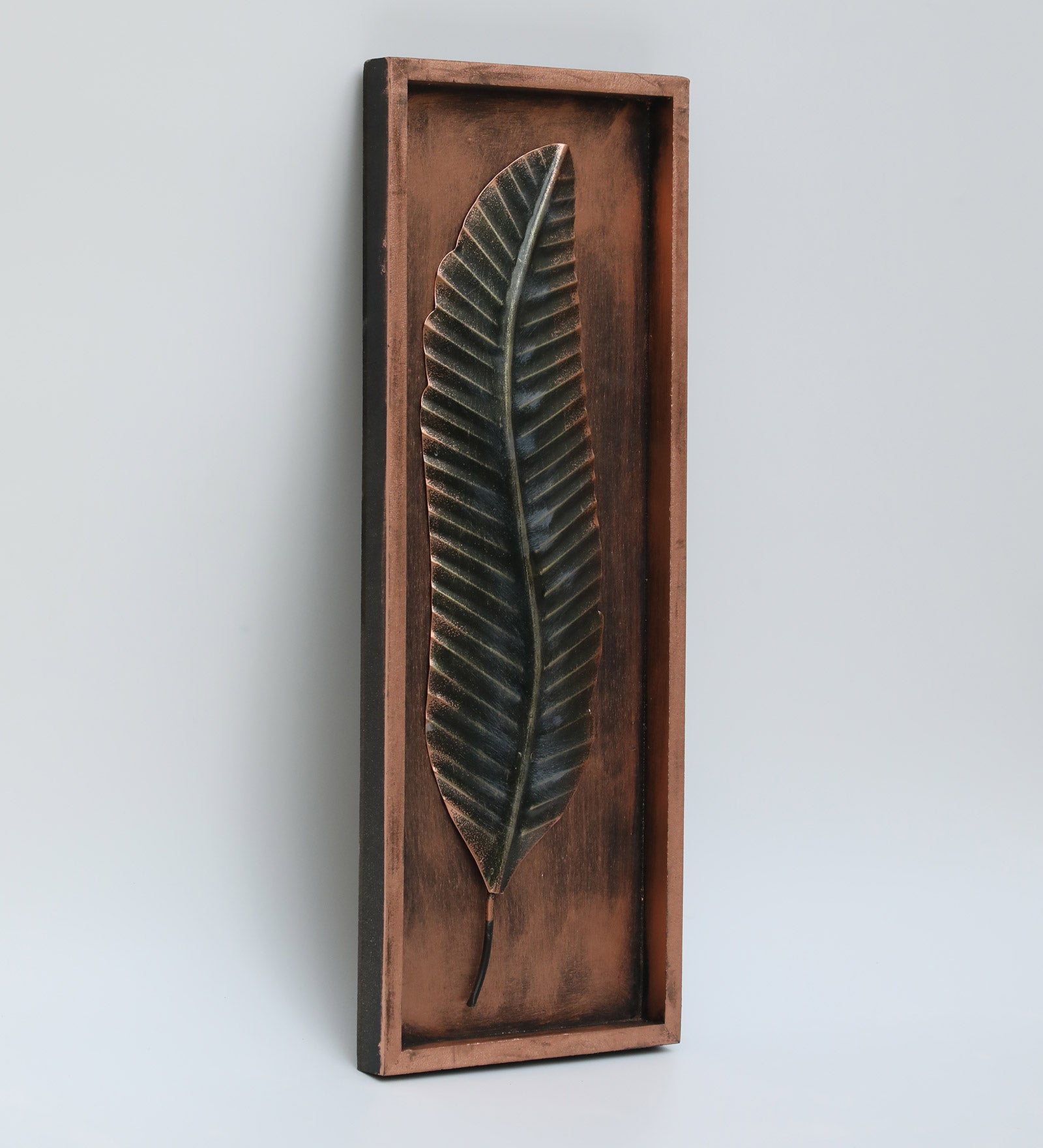 Vedas W-LARA LEAF WALL DeCOR