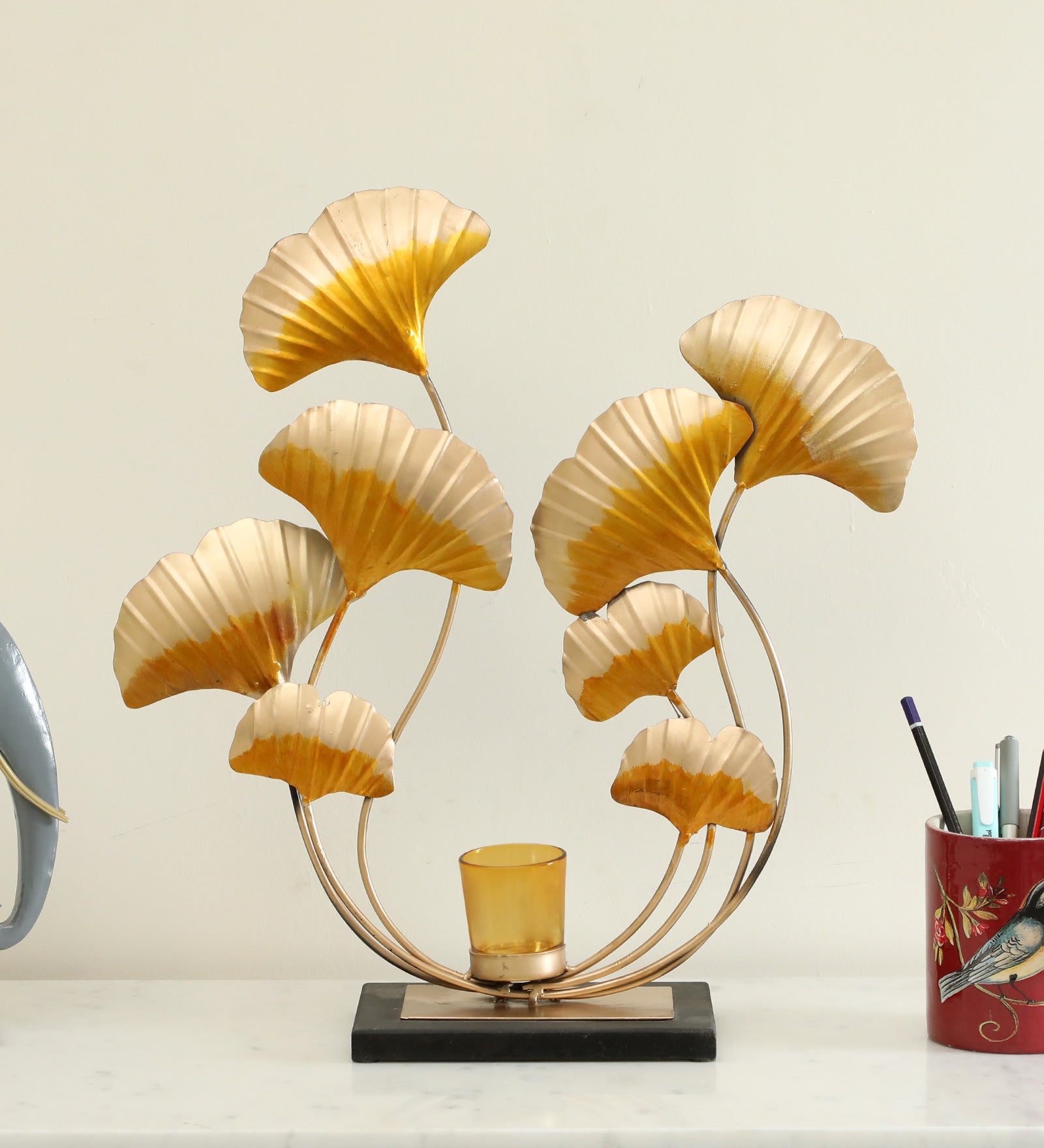 Vedas T-Aiza Table Decor with Candle Holder