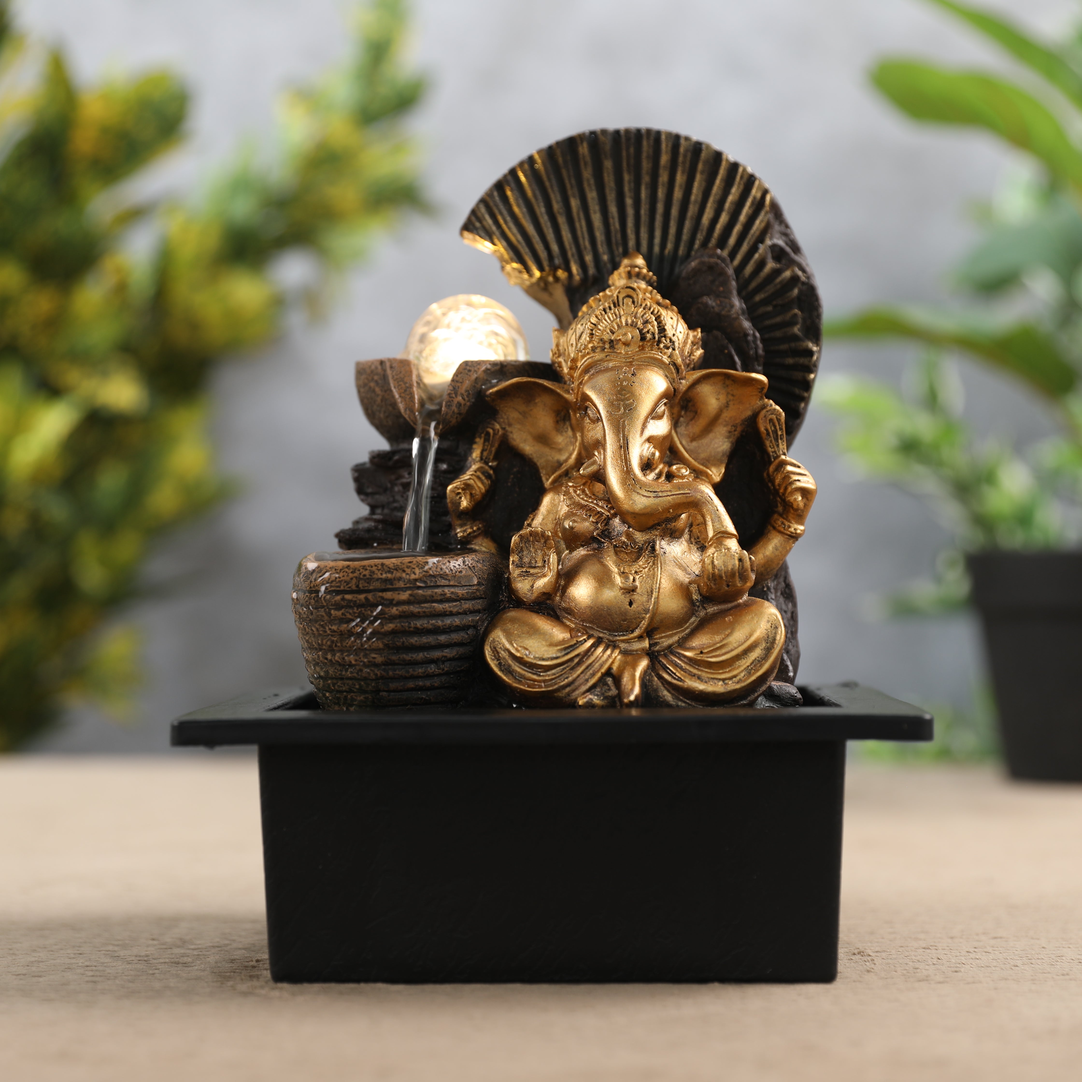 Impression Ganesha Fountain 25cm in Gold/Black