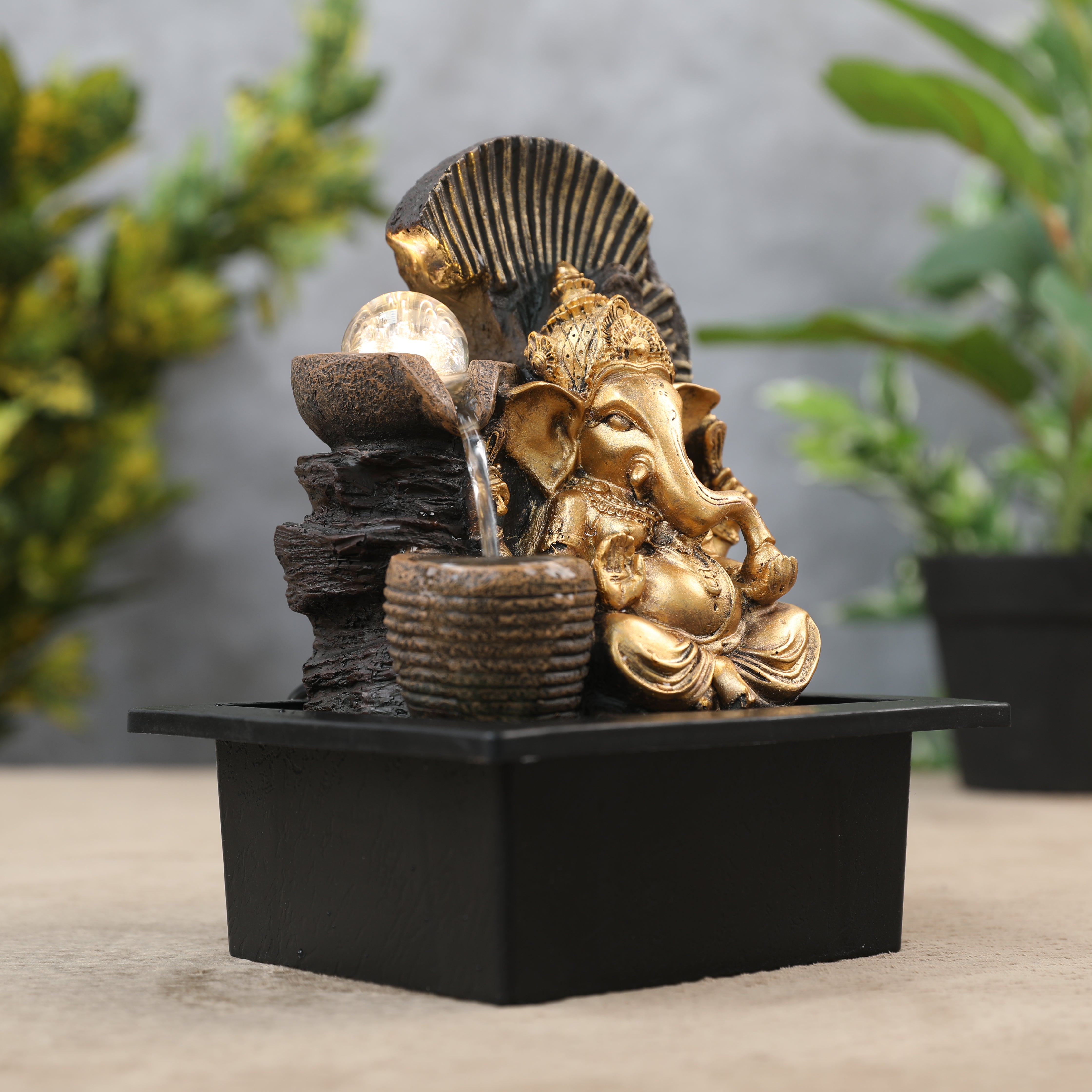 Impression Ganesha Fountain 25cm in Gold/Black
