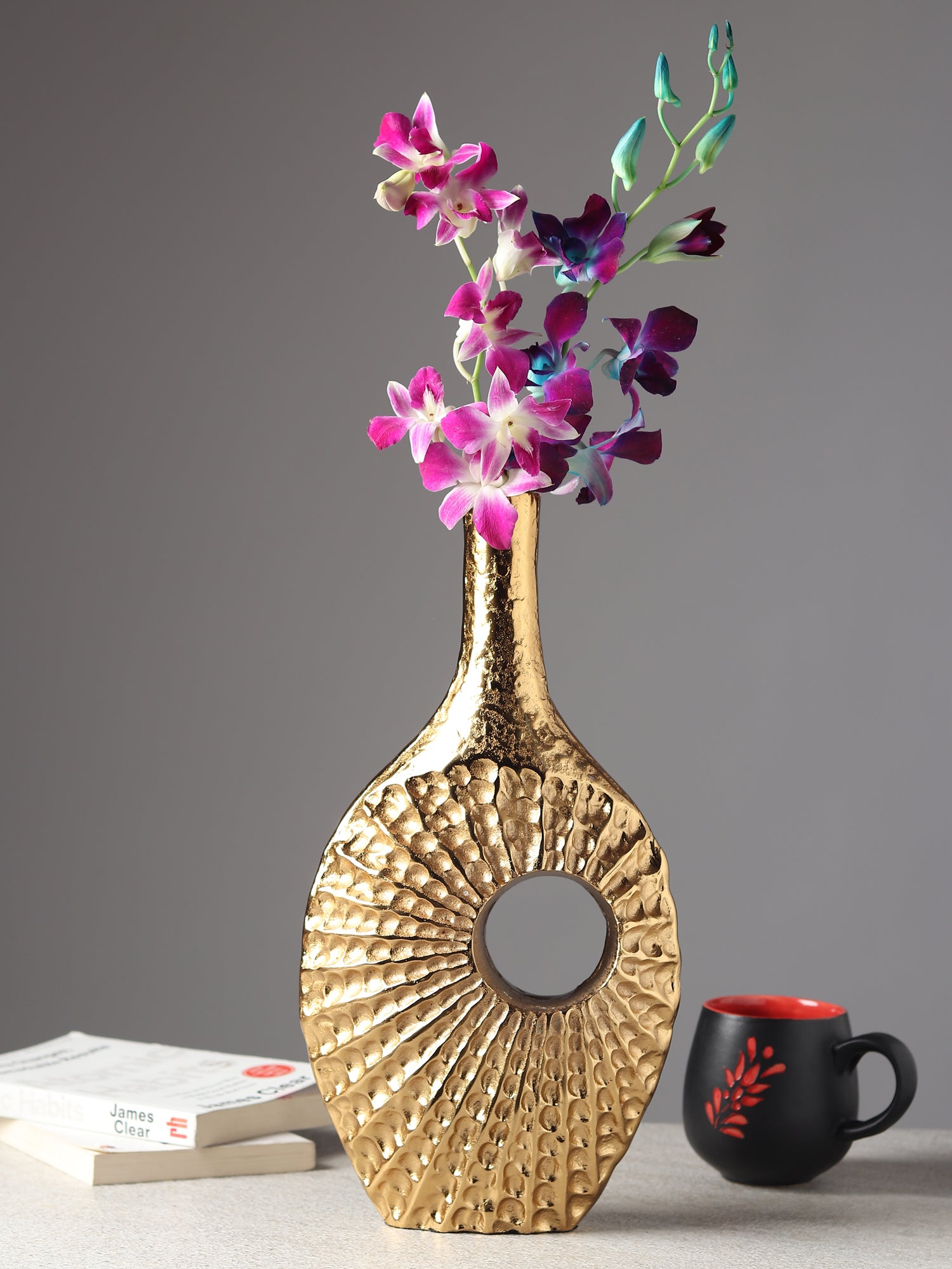 Seashell Serenity Vase - Large Gold