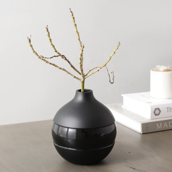 Klova Black Enamel Vase dimensions