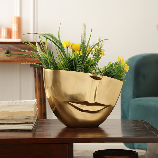 The Amused Gold Face Vase dimensions