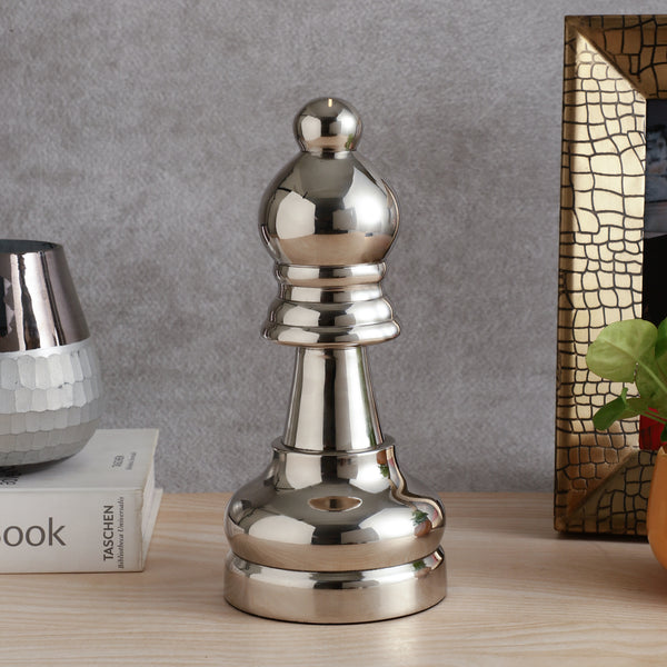 chess queen gold large dimensions